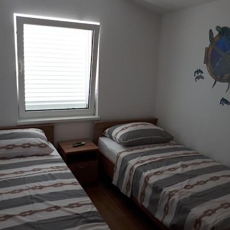Apartmani Andrea Karlobag Zewnętrze zdjęcie