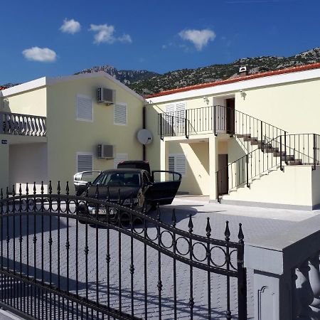 Apartmani Andrea Karlobag Zewnętrze zdjęcie
