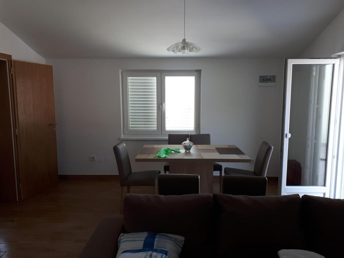Apartmani Andrea Karlobag Zewnętrze zdjęcie