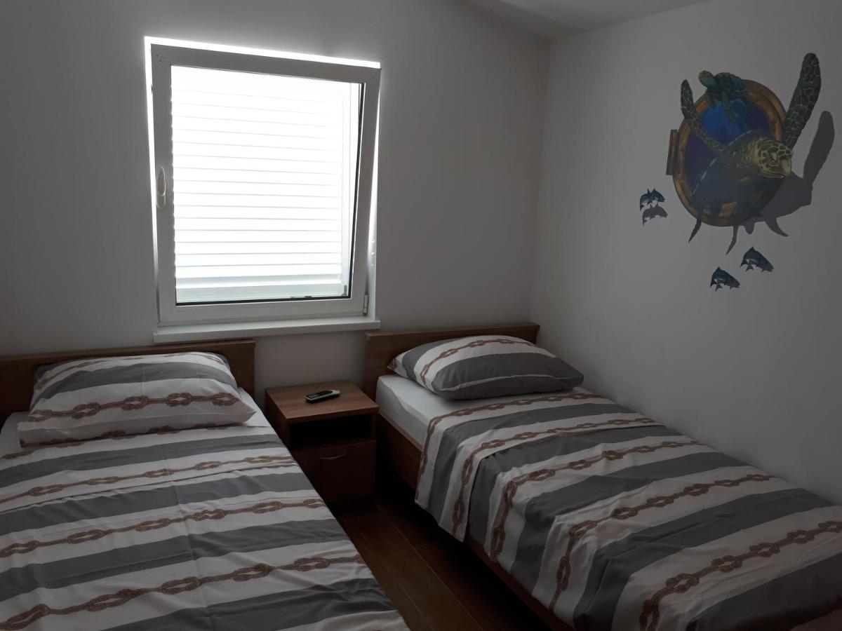 Apartmani Andrea Karlobag Zewnętrze zdjęcie