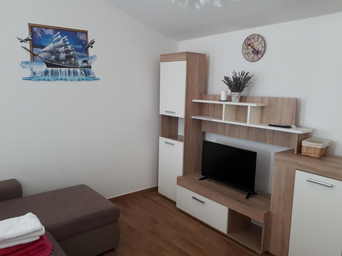 Apartmani Andrea Karlobag Zewnętrze zdjęcie