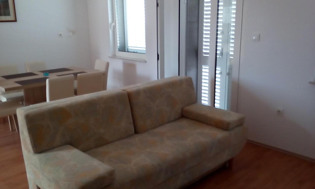 Apartmani Andrea Karlobag Zewnętrze zdjęcie