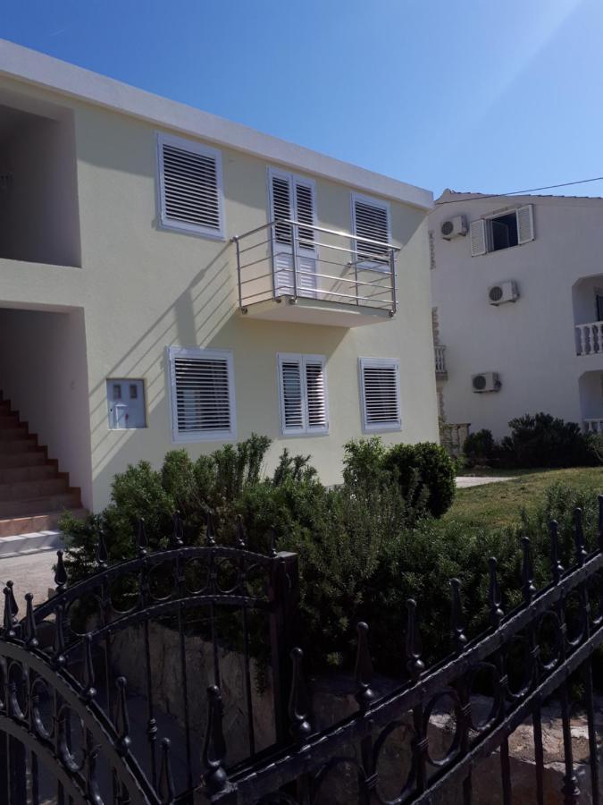 Apartmani Andrea Karlobag Zewnętrze zdjęcie