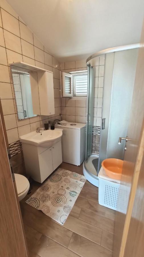 Apartmani Andrea Karlobag Zewnętrze zdjęcie
