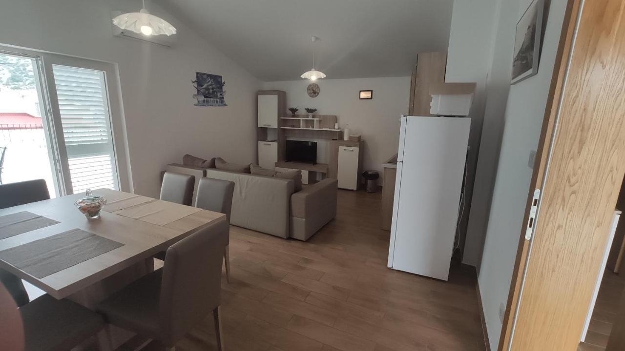 Apartmani Andrea Karlobag Zewnętrze zdjęcie