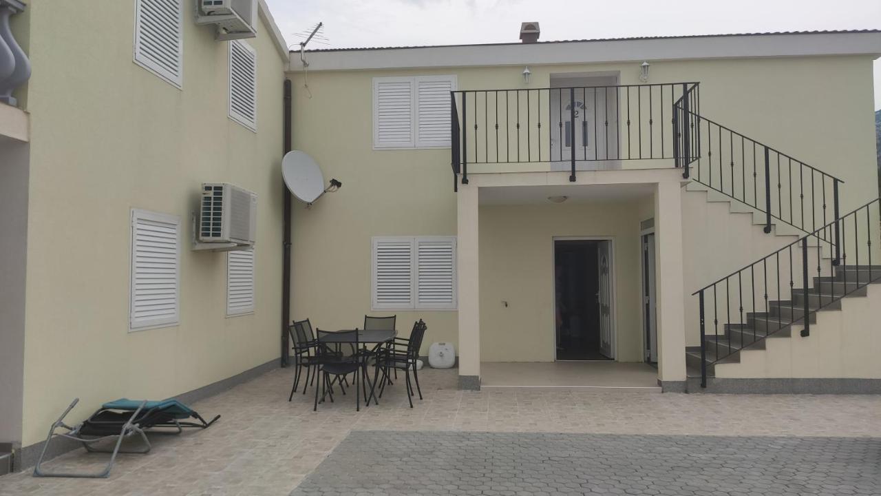 Apartmani Andrea Karlobag Zewnętrze zdjęcie