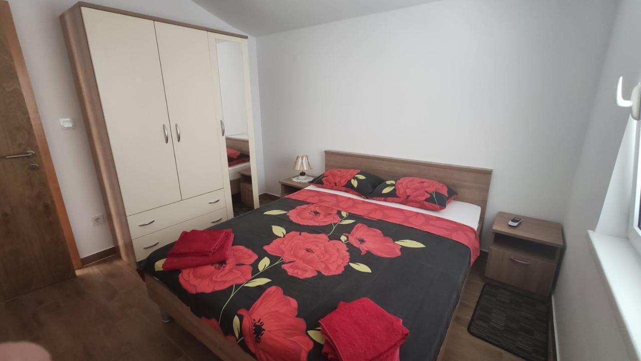 Apartmani Andrea Karlobag Zewnętrze zdjęcie