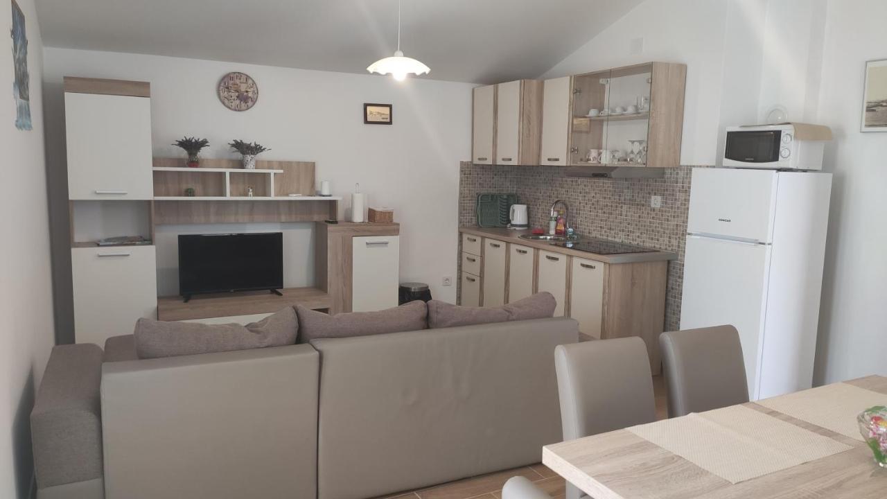 Apartmani Andrea Karlobag Zewnętrze zdjęcie