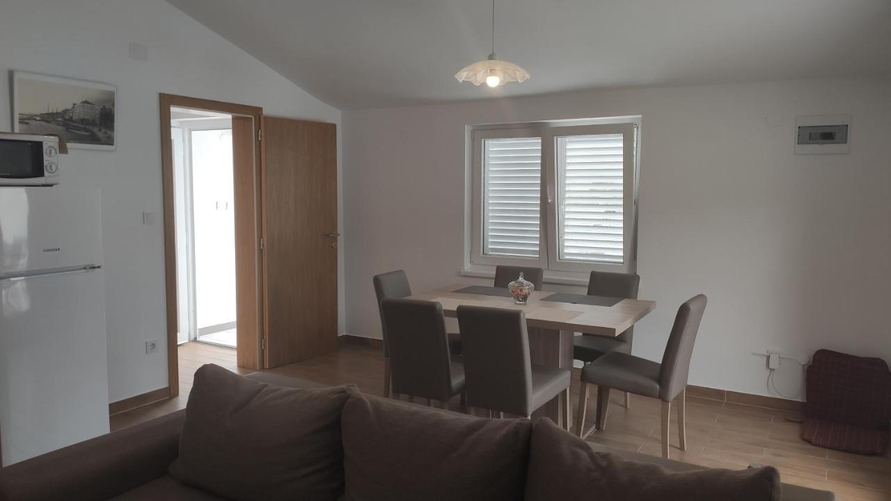 Apartmani Andrea Karlobag Zewnętrze zdjęcie