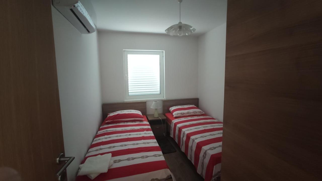 Apartmani Andrea Karlobag Zewnętrze zdjęcie