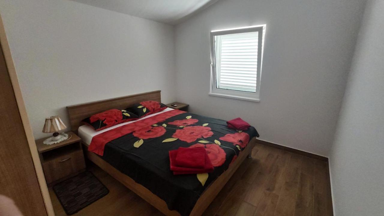 Apartmani Andrea Karlobag Zewnętrze zdjęcie
