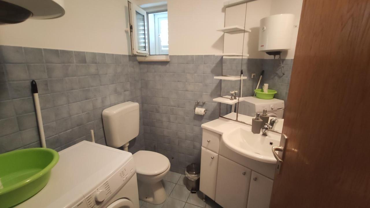 Apartmani Andrea Karlobag Zewnętrze zdjęcie
