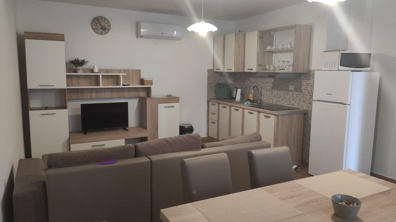 Apartmani Andrea Karlobag Zewnętrze zdjęcie